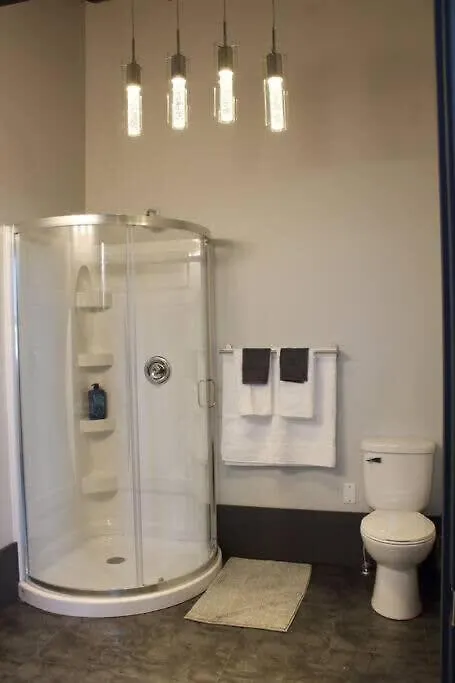 Industrial Chic Studio, Unit B هاليفاكس