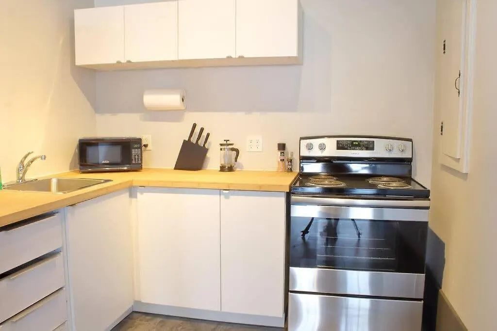 Industrial Chic Studio, Unit B هاليفاكس 0*,