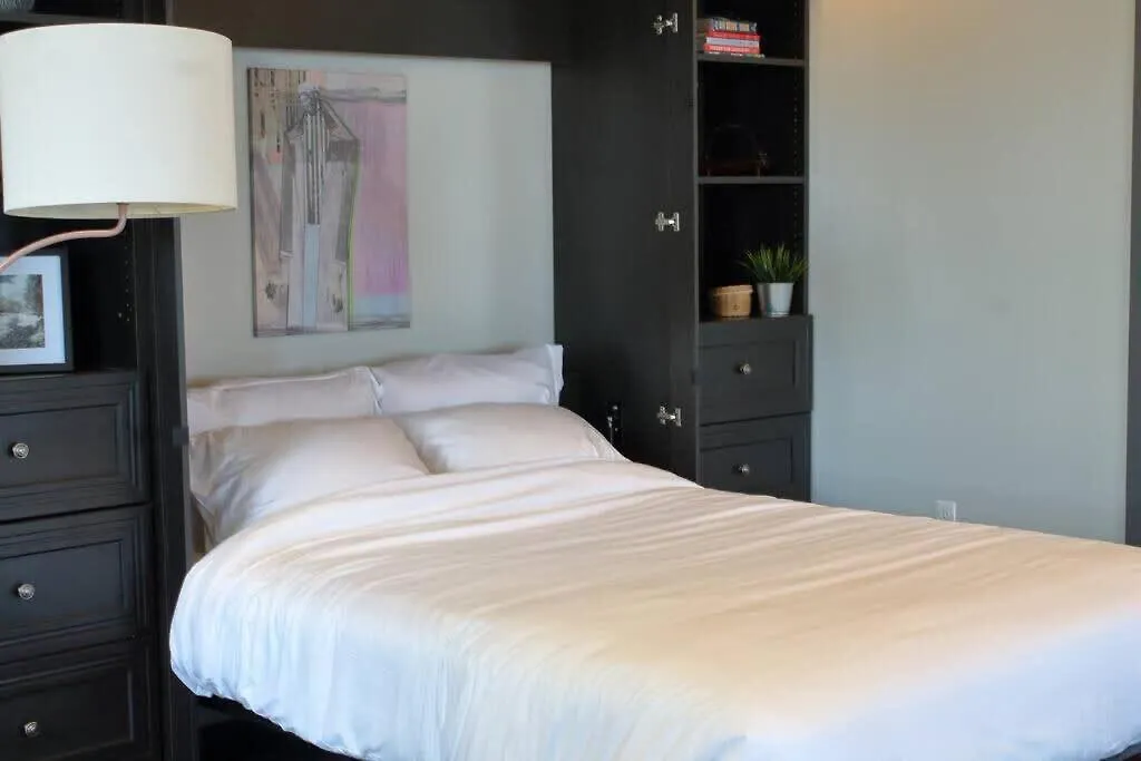 Industrial Chic Studio, Unit B Halifax Appartement